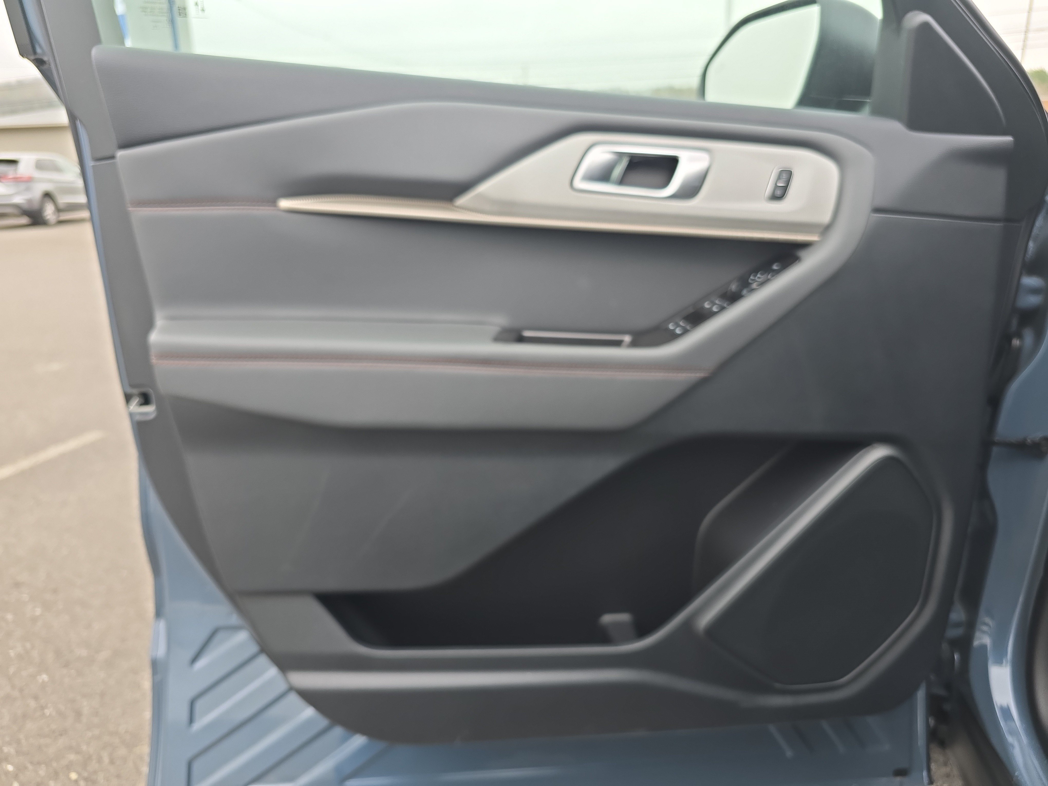 New 2026 Ford Explorer Active w/ Active Comfort Package AWD/4WD image 17