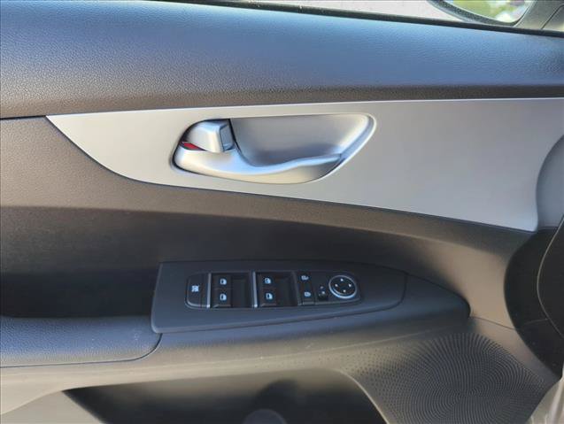 Used 2023 Kia Forte LXS FWD image 9