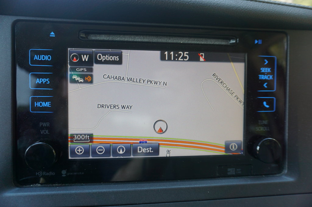 Used 2015 Toyota Sienna XLE Premium FWD image 10