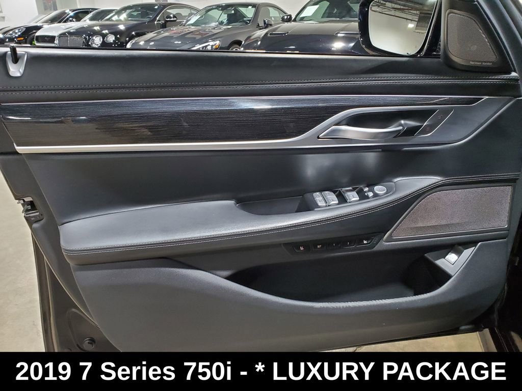 Used 2019 BMW 750i w/ Luxury Rear Seating Package image 8