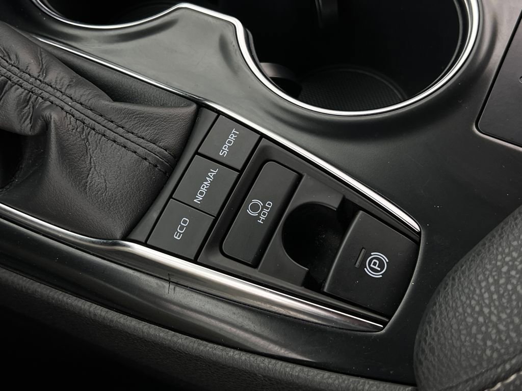 Used 2019 Toyota Camry XSE image 21