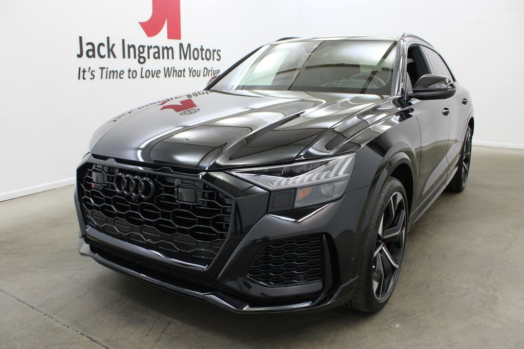 Used 2023 Audi RS Q8 w/ Black Optic Package image 2