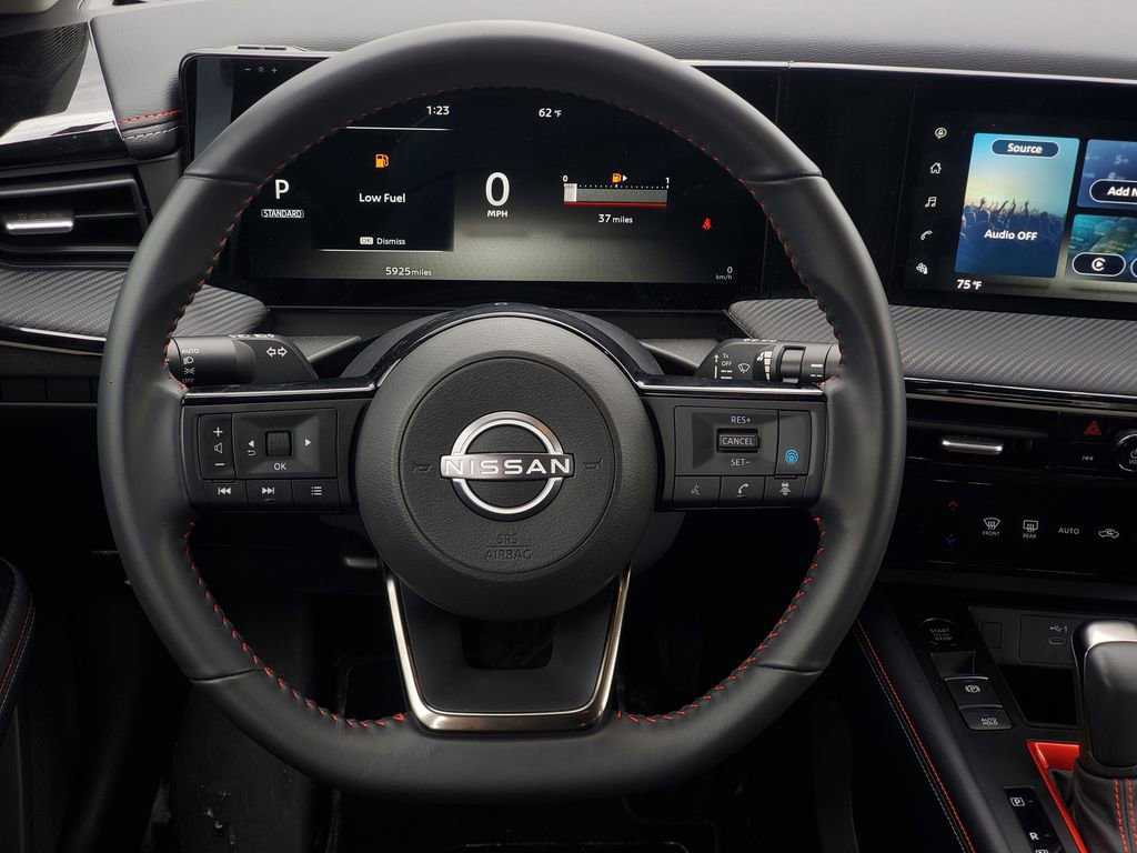 Used 2025 Nissan Kicks SR AWD/4WD image 26