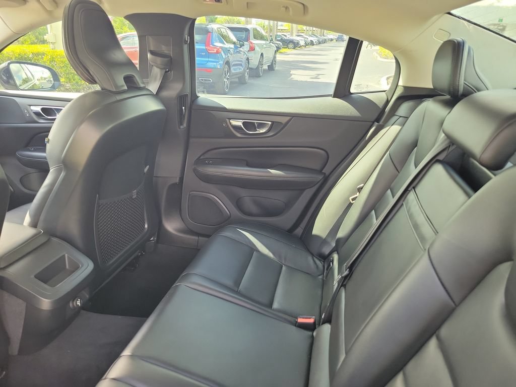 Used 2020 Volvo S60 T5 Momentum FWD image 12