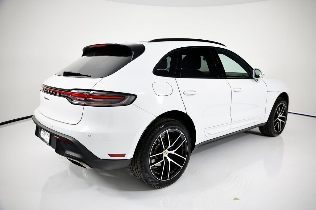 Certified 2025 Porsche Macan image 7
