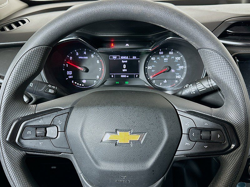Used 2023 Chevrolet TrailBlazer LT w/ Convenience Package FWD image 12