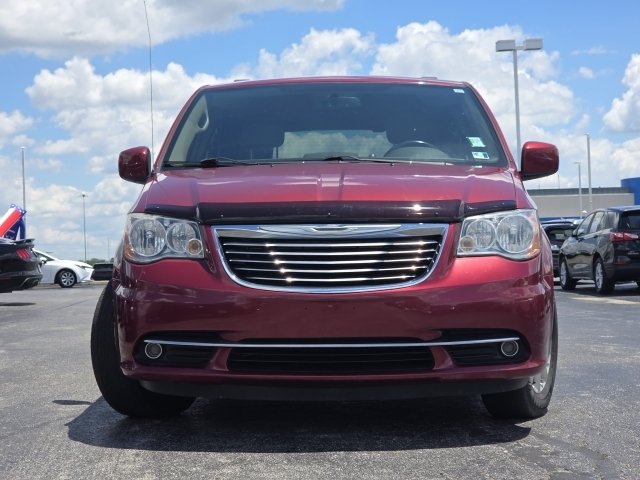 Used 2015 Chrysler Town & Country Touring w/ Driver Convenience Group FWD image 8