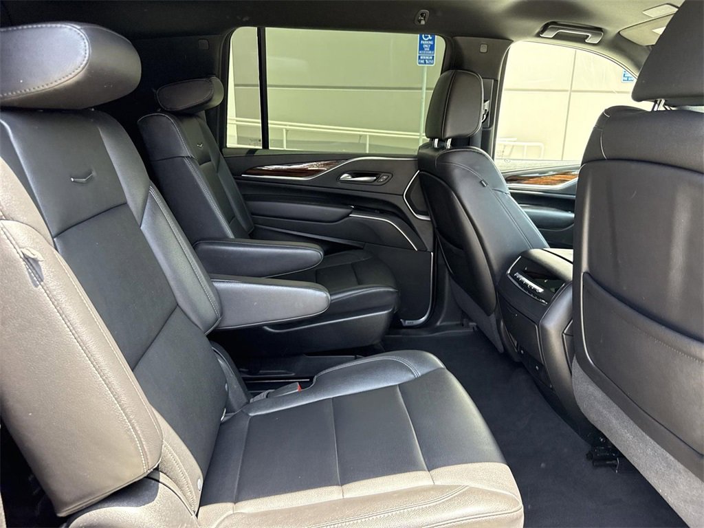 Used 2021 Cadillac Escalade ESV Luxury image 26