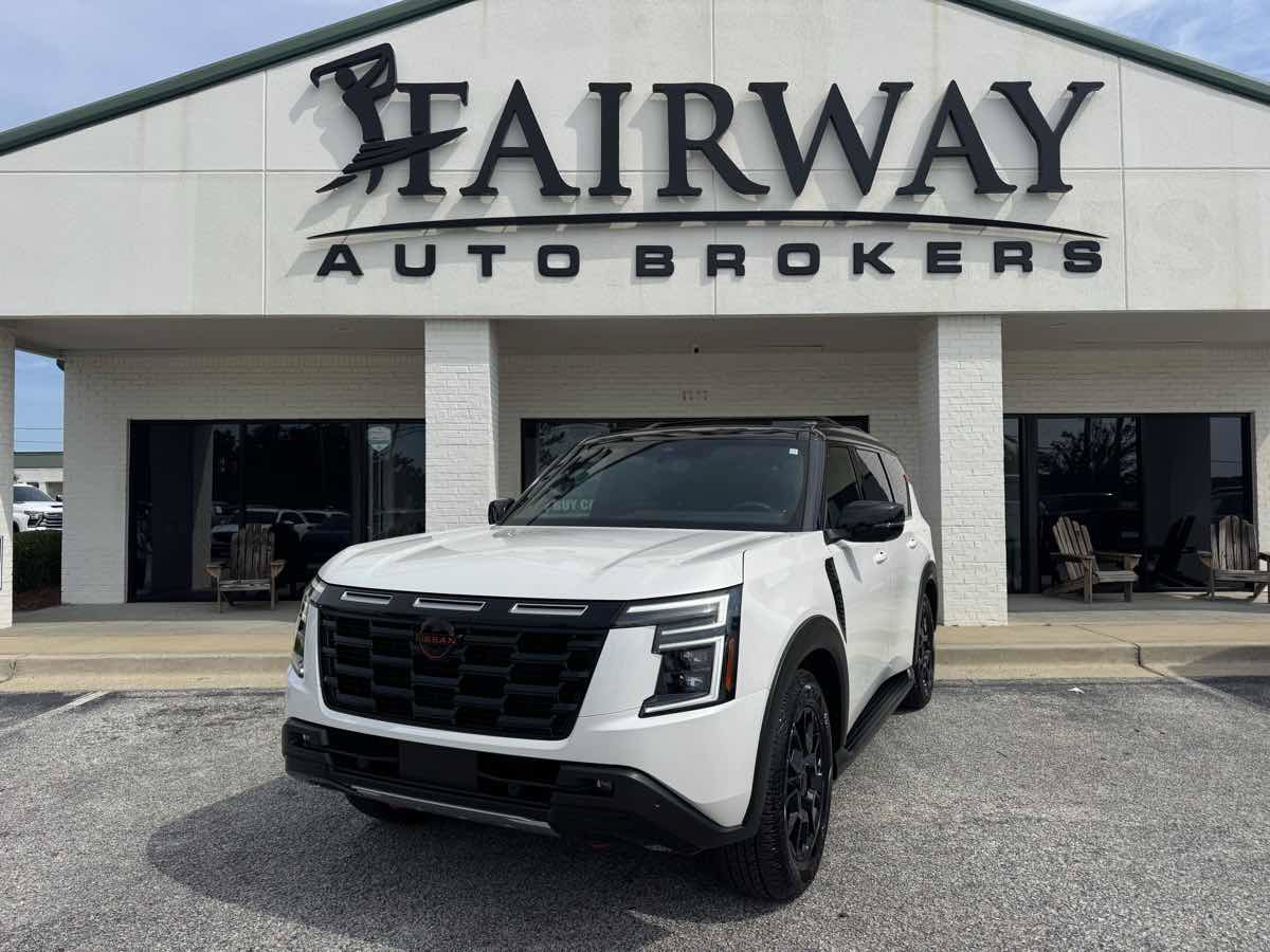 Used 2025 Nissan Armada PRO-4X w/ Pro-4X Premium Package AWD/4WD image 39