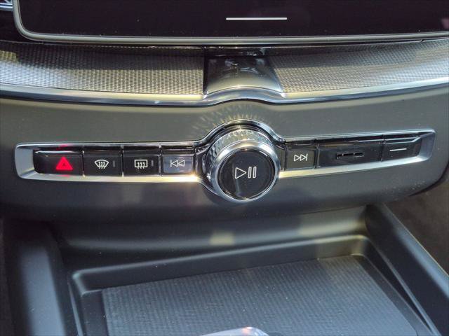 New 2026 Volvo XC60 T8 Ultra w/ Protection Package Premier AWD/4WD image 9