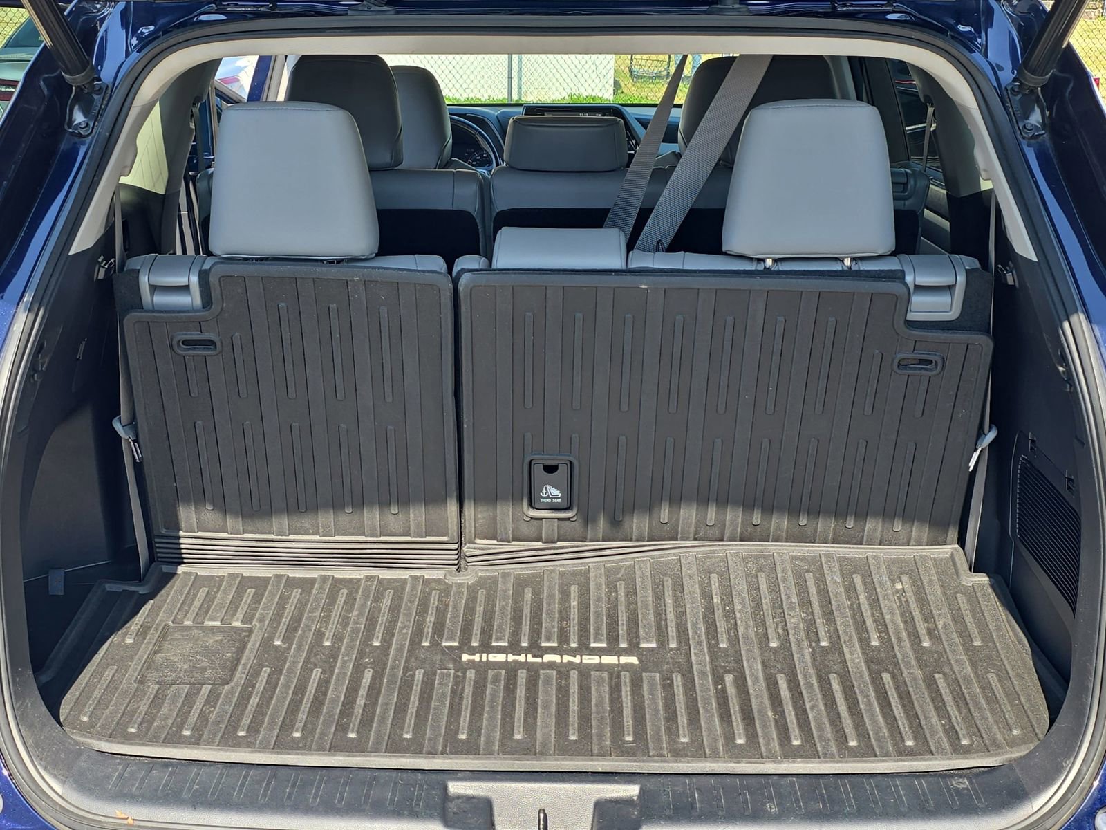 Used 2021 Toyota Highlander XLE image 16