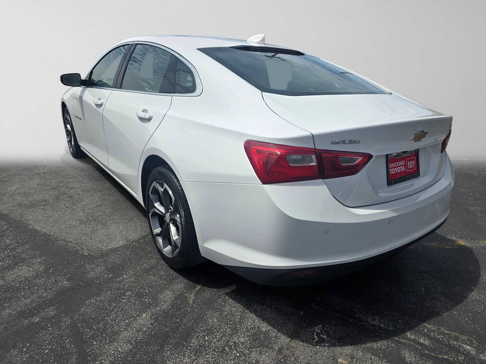 Used 2024 Chevrolet Malibu LT FWD image 5
