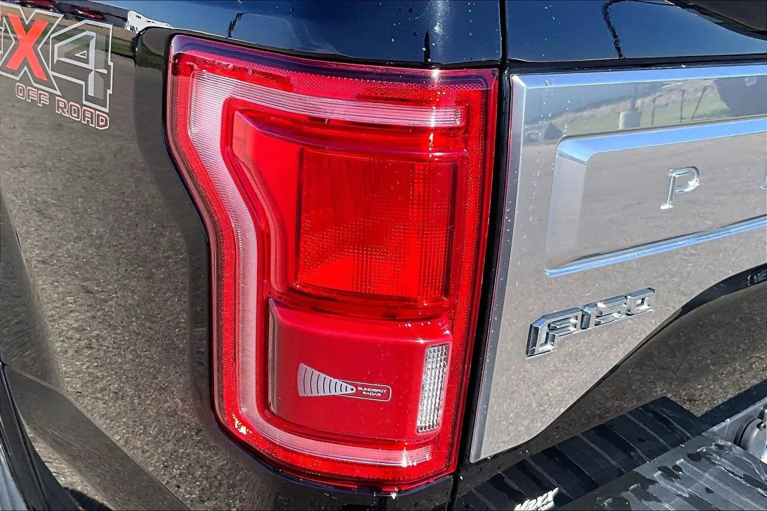 Used 2016 Ford F150 Platinum w/ Technology Package AWD/4WD image 30