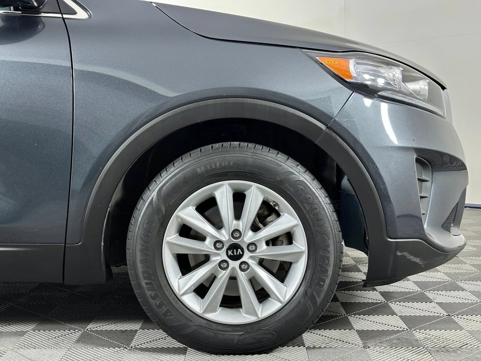Used 2020 Kia Sorento FWD V6 image 9