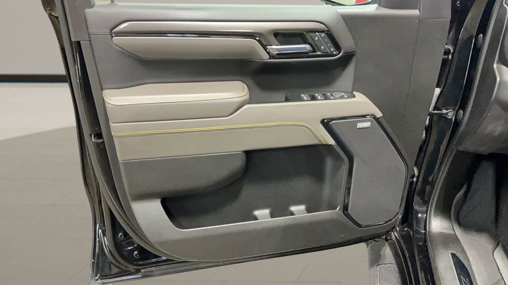 Used 2023 Chevrolet Silverado 1500 ZR2 image 7