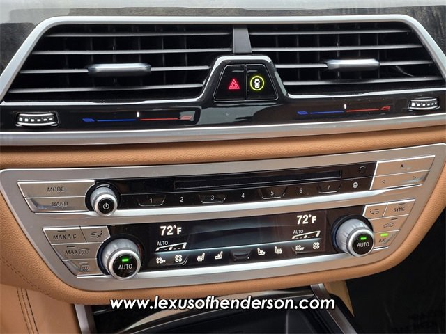 Used 2019 BMW 750i image 25