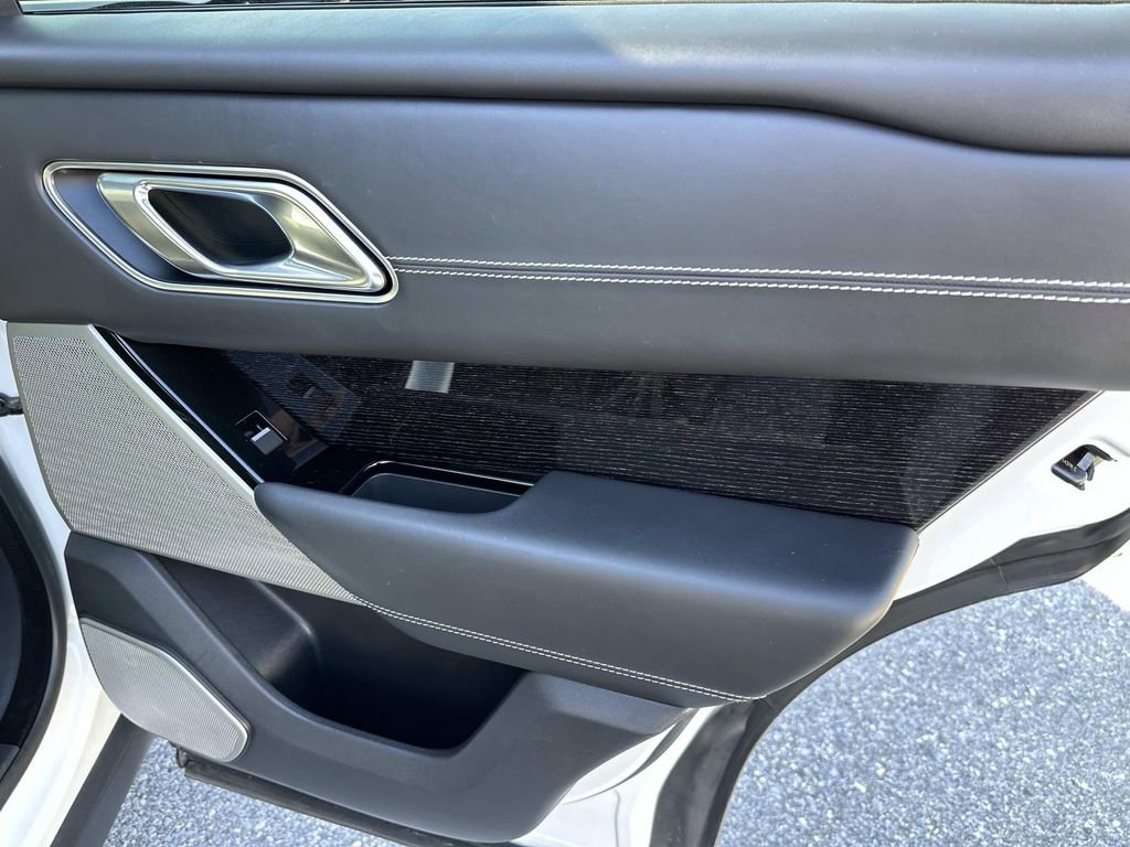 Used 2018 Land Rover Range Rover Velar R-Dynamic HSE AWD/4WD image 39