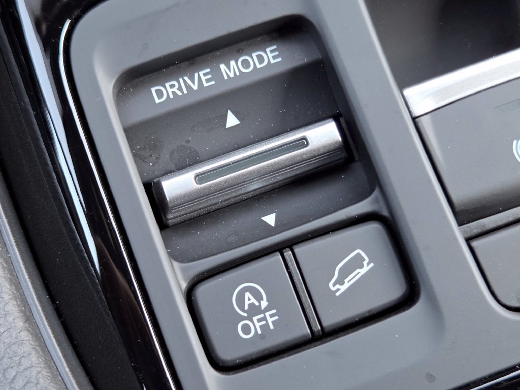 Certified 2025 Honda Pilot Black Edition image 15