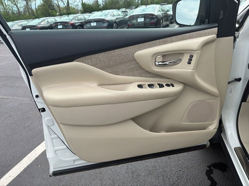 Used 2019 Nissan Murano SL w/ SL Technology Package AWD/4WD image 18