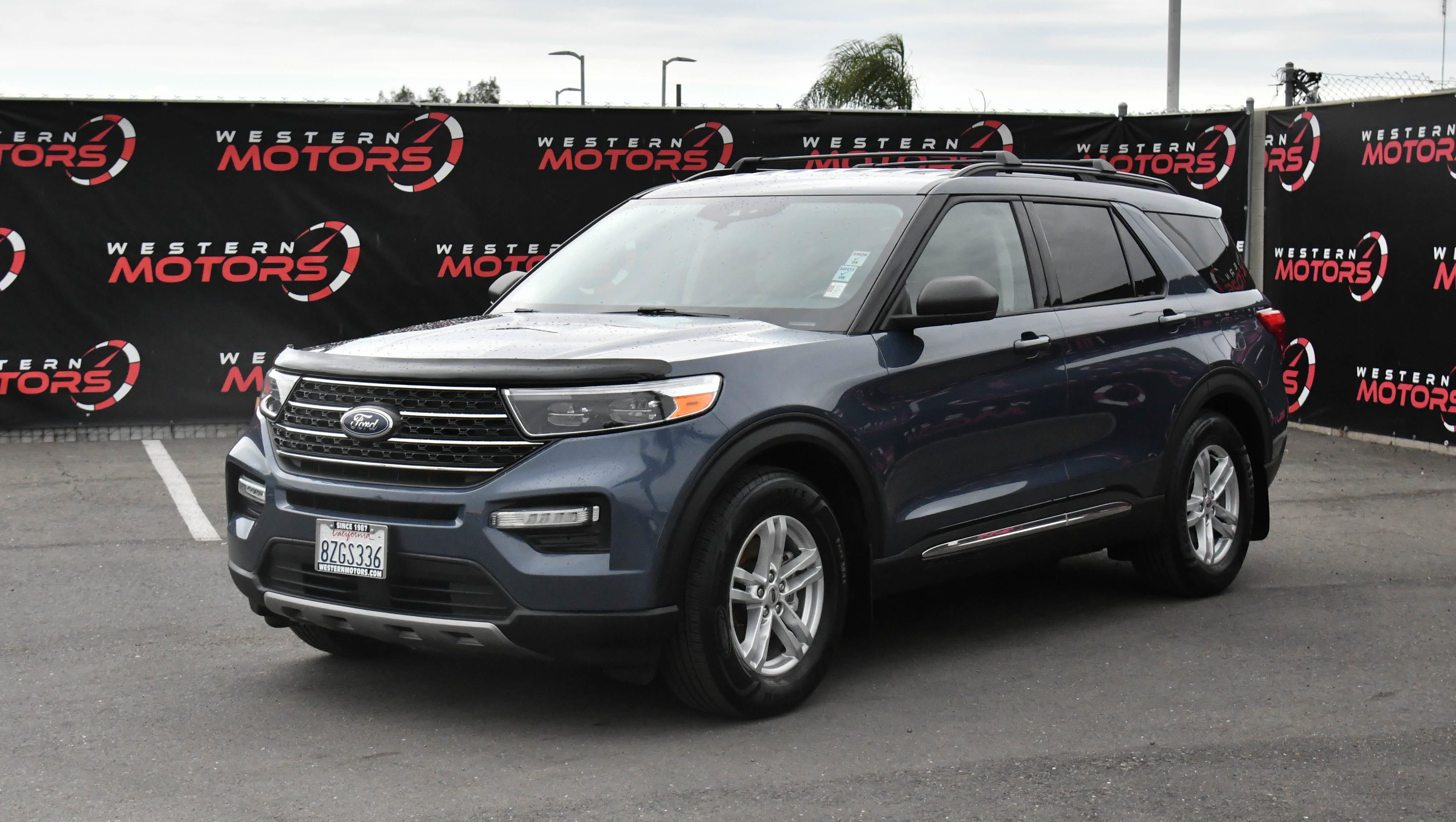 Used 2021 Ford Explorer XLT w/ Equipment Group 202A RWD image 3