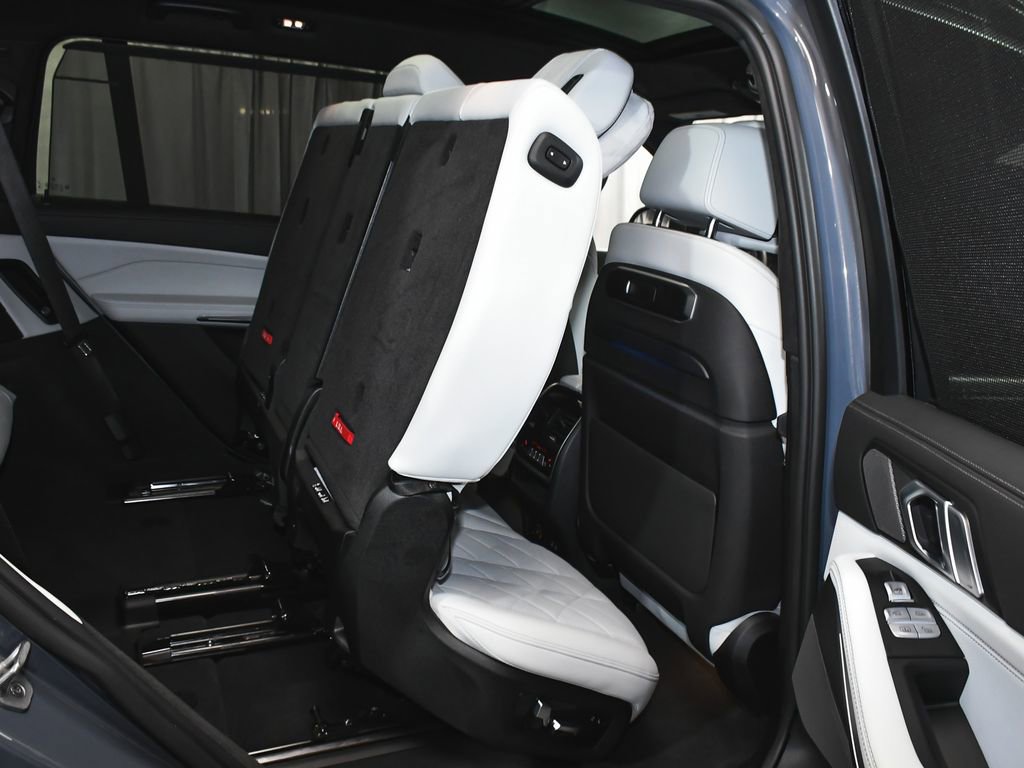 Used 2023 BMW X7 xDrive40i w/ Executive Package image 66