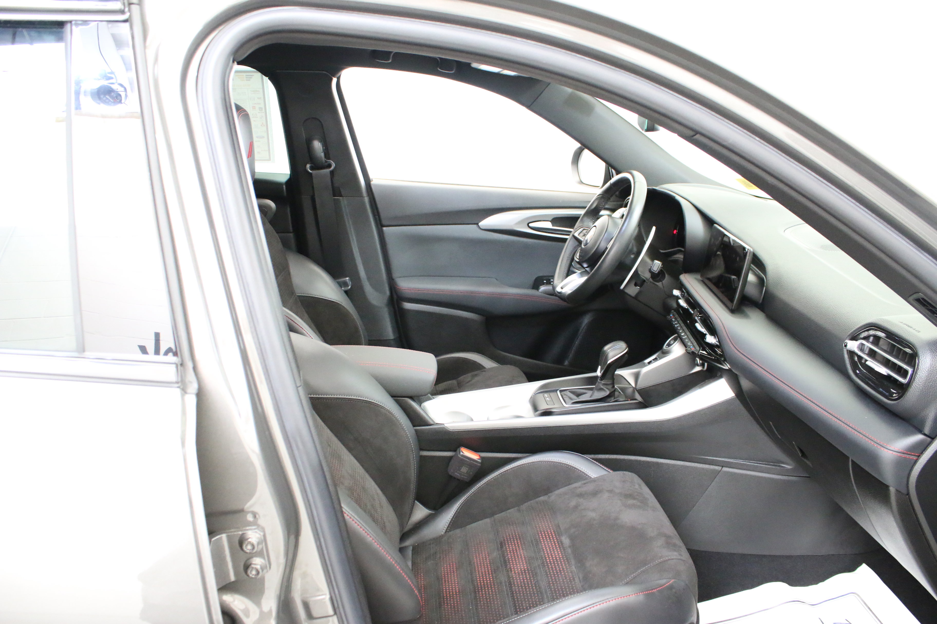 Used 2024 Dodge Hornet R/T Plus AWD/4WD image 33