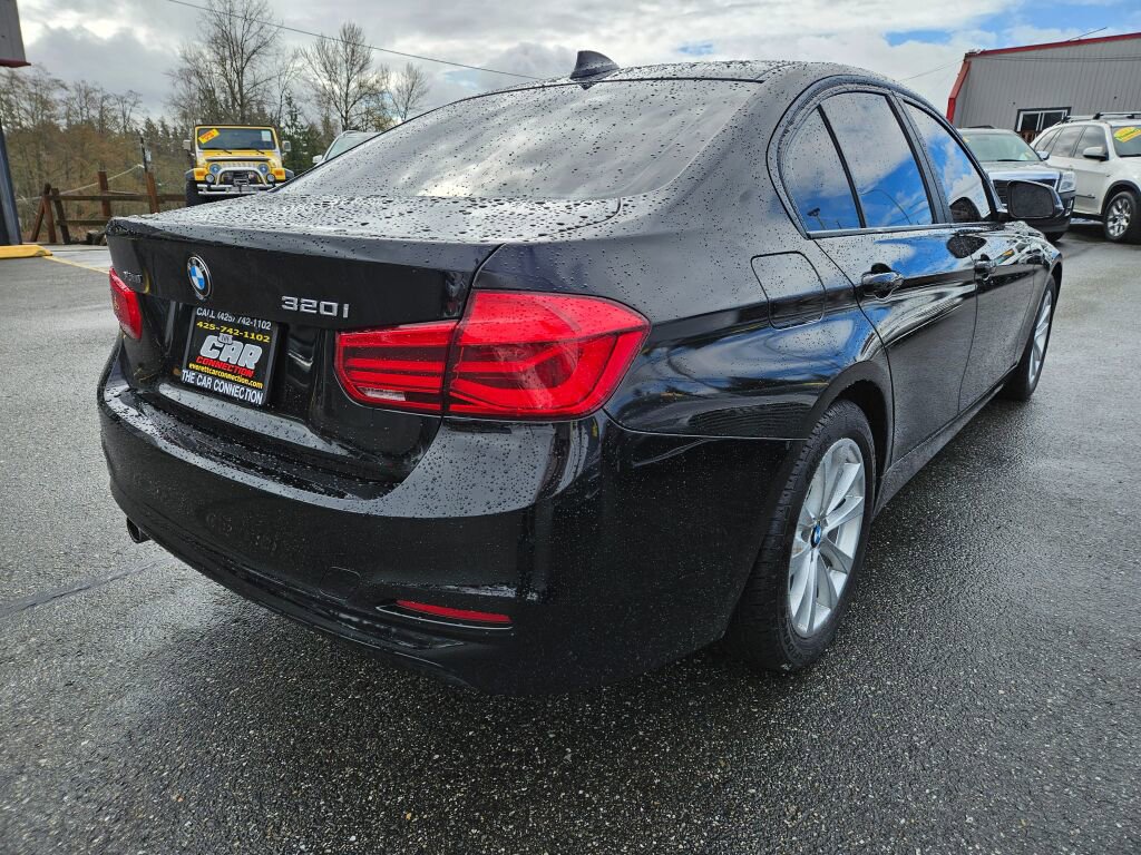 Used 2018 BMW 320i xDrive Sedan image 4