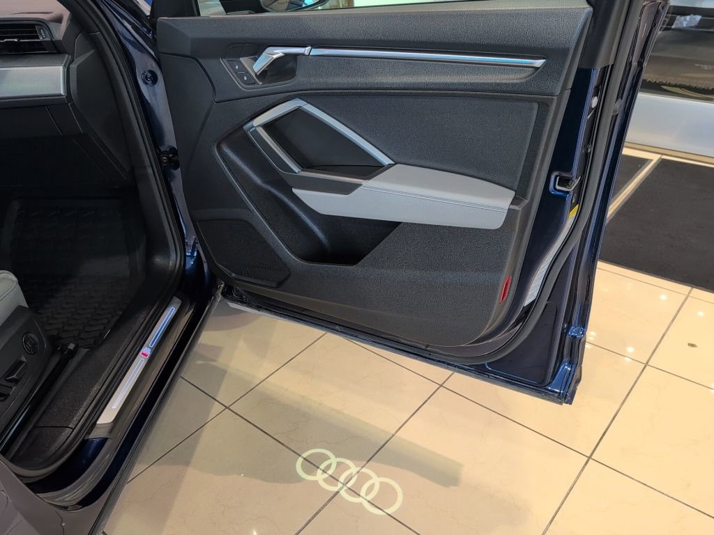 Used 2024 Audi Q3 2.0T Premium Plus w/ Premium Plus Package image 47