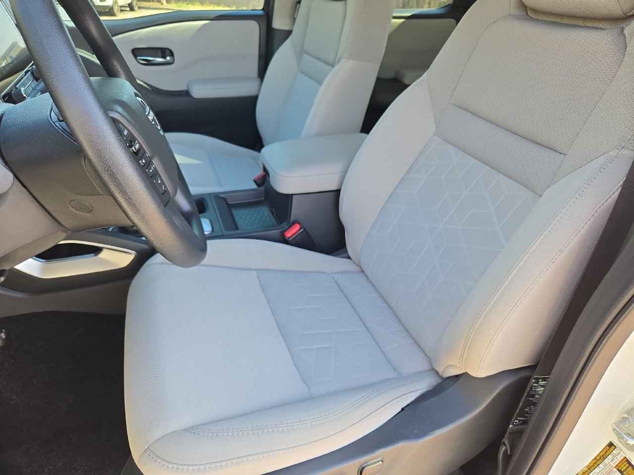 Used 2025 Nissan Frontier SV RWD image 14