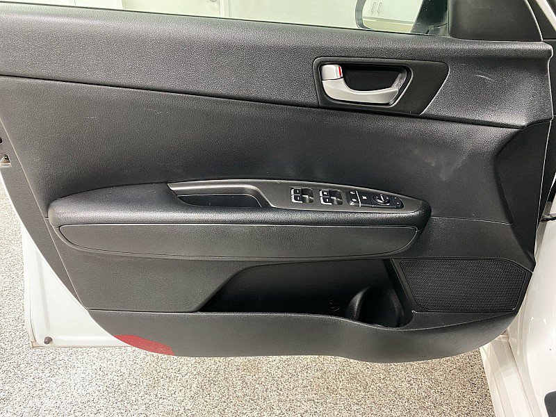 Used 2016 Kia Optima LX w/ Option Group 014 image 9