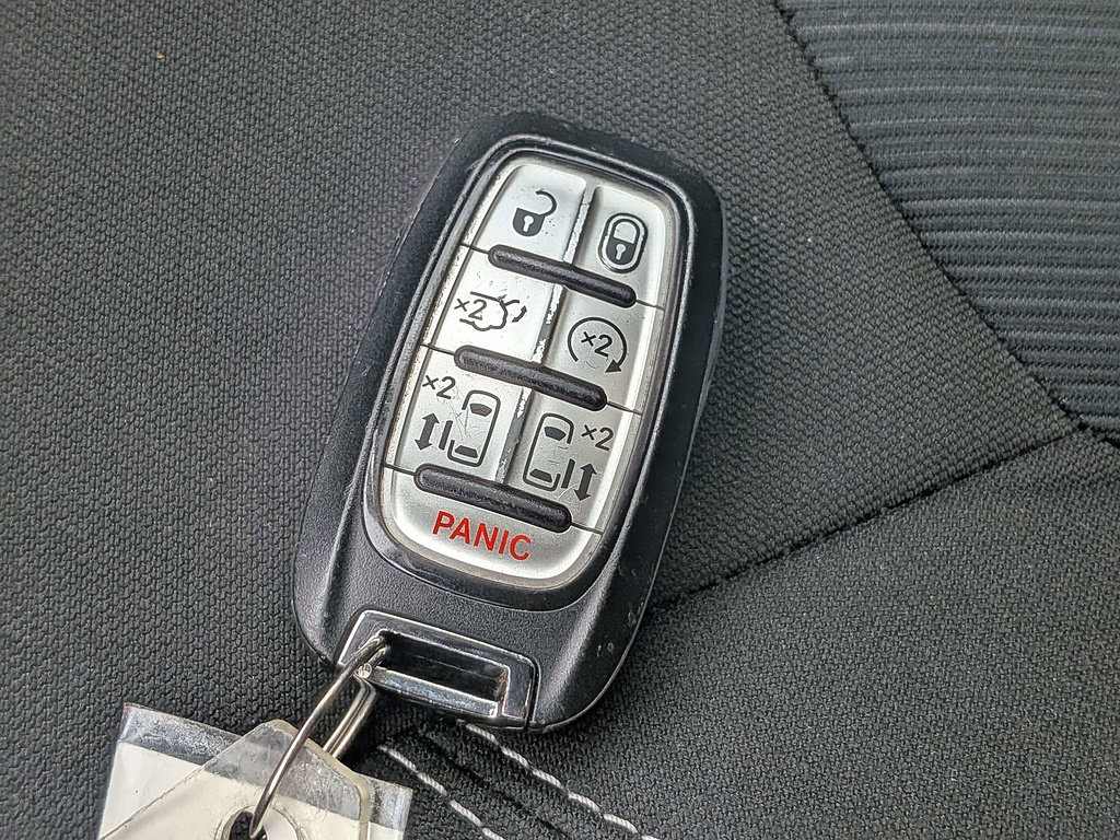 Certified 2022 Chrysler Voyager LX FWD image 31