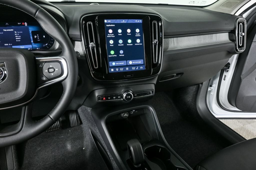 Certified 2026 Volvo XC40 B5 Core w/ Climate Package image 14