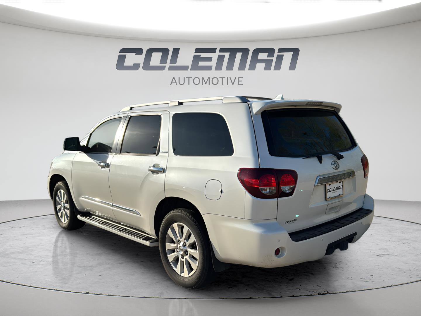 Used 2019 Toyota Sequoia Platinum AWD/4WD image 3