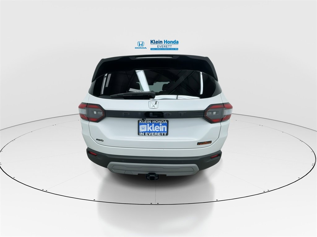 Certified 2025 Honda Pilot TrailSport image 9