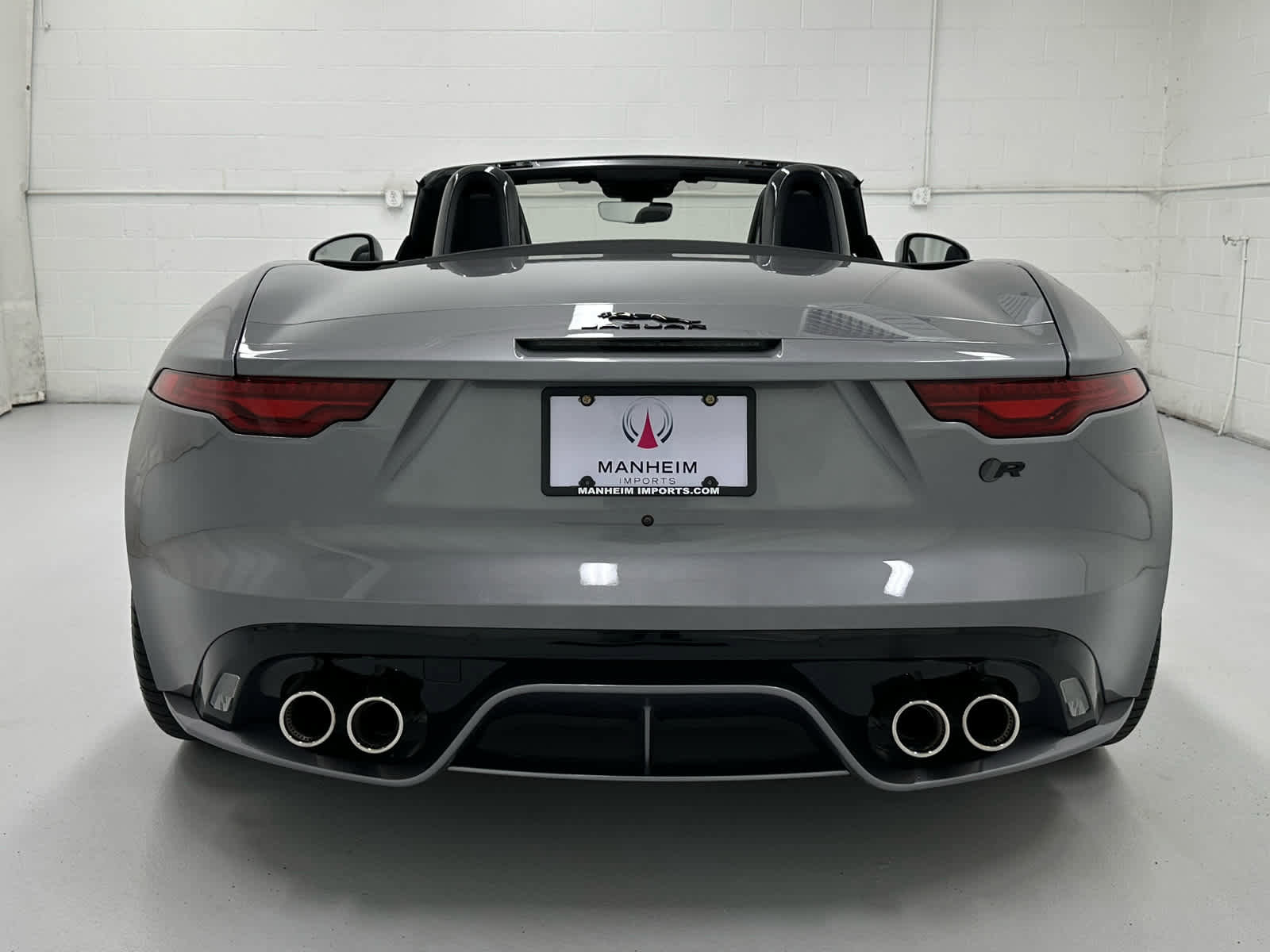 Used 2024 Jaguar F-TYPE R image 7