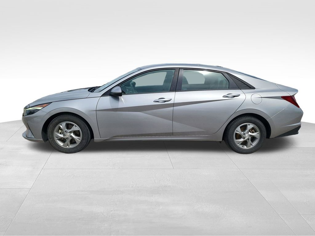Used 2023 Hyundai Elantra SE image 5