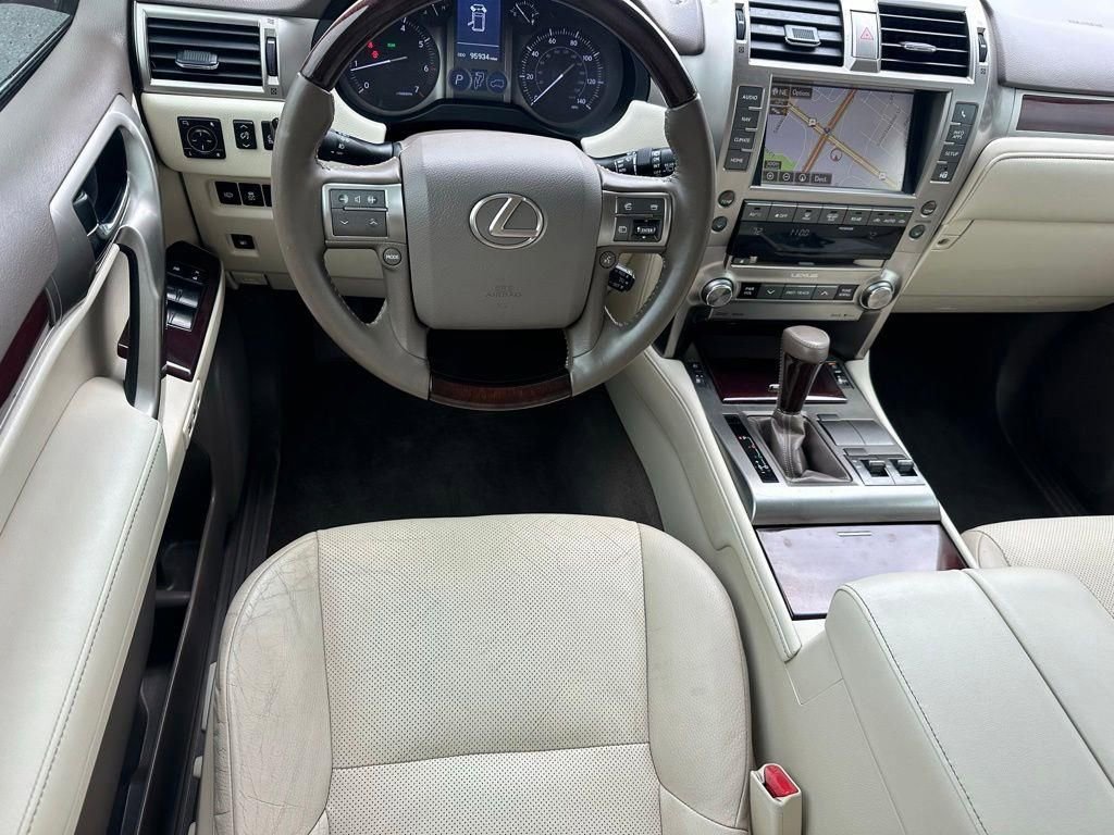 Used 2019 Lexus GX 460 Premium w/ Premium Package AWD/4WD image 8