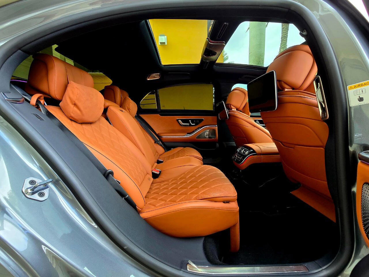 Used 2022 Mercedes-Benz S 580 4MATIC Sedan w/ Rear Seat Package image 90