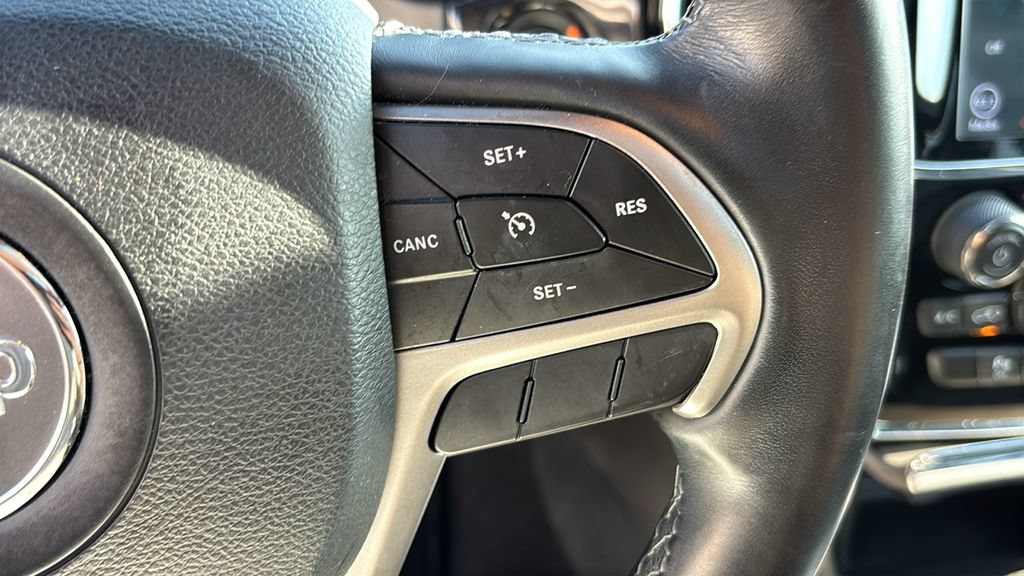 Used 2020 Jeep Grand Cherokee Overland AWD/4WD image 18