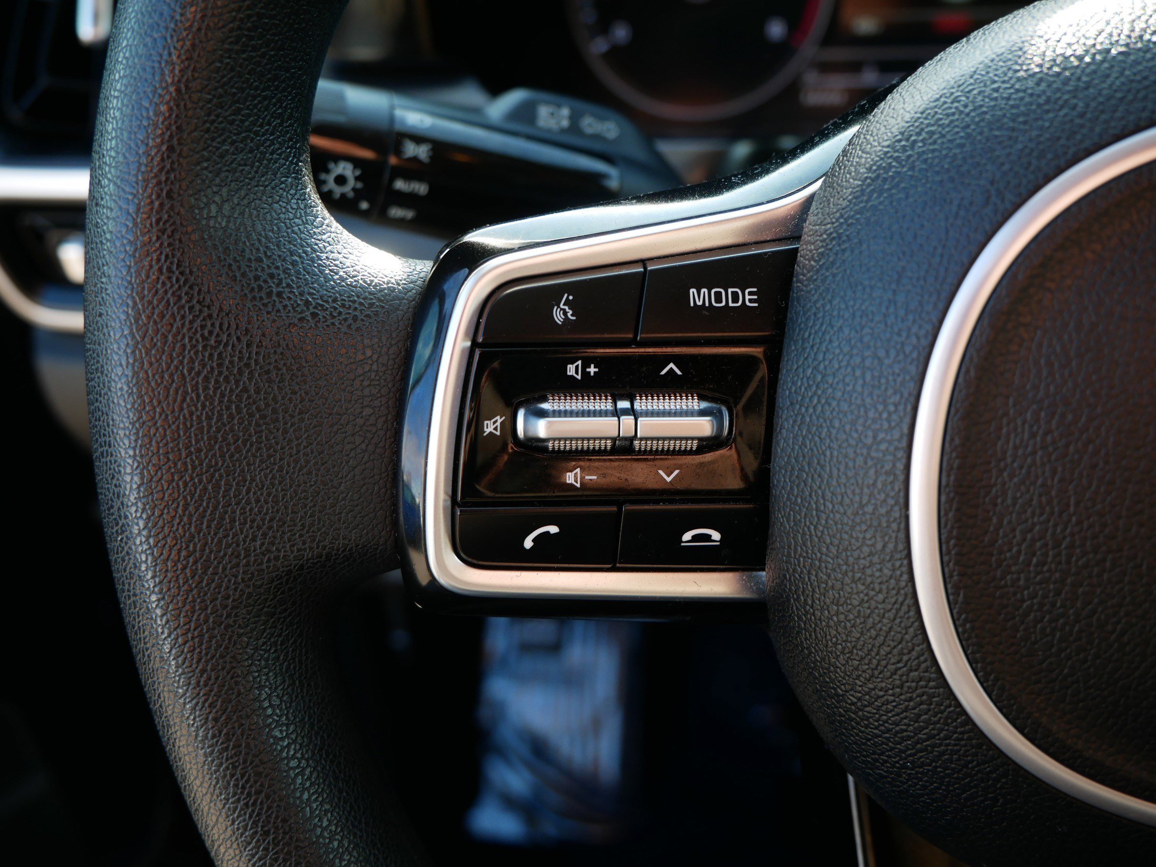 Used 2022 Kia Sorento LX image 27