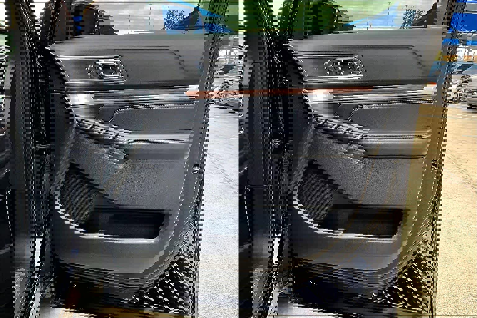 Used 2019 Ford Explorer Limited image 22