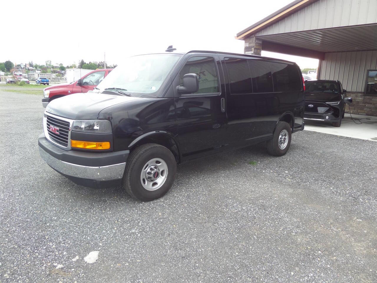 Used 2025 GMC Savana 2500 LT w/ LT Preferred Equipment Group