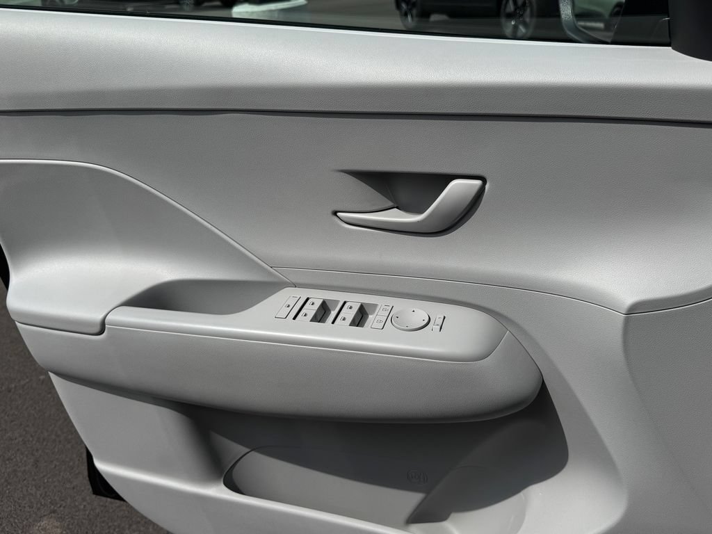 Used 2025 Hyundai Kona SEL AWD/4WD image 22
