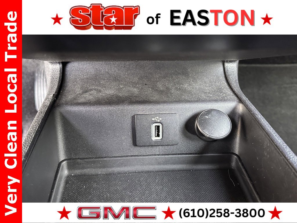 Used 2017 Ford Fusion SE w/ Equipment Group 201A image 25