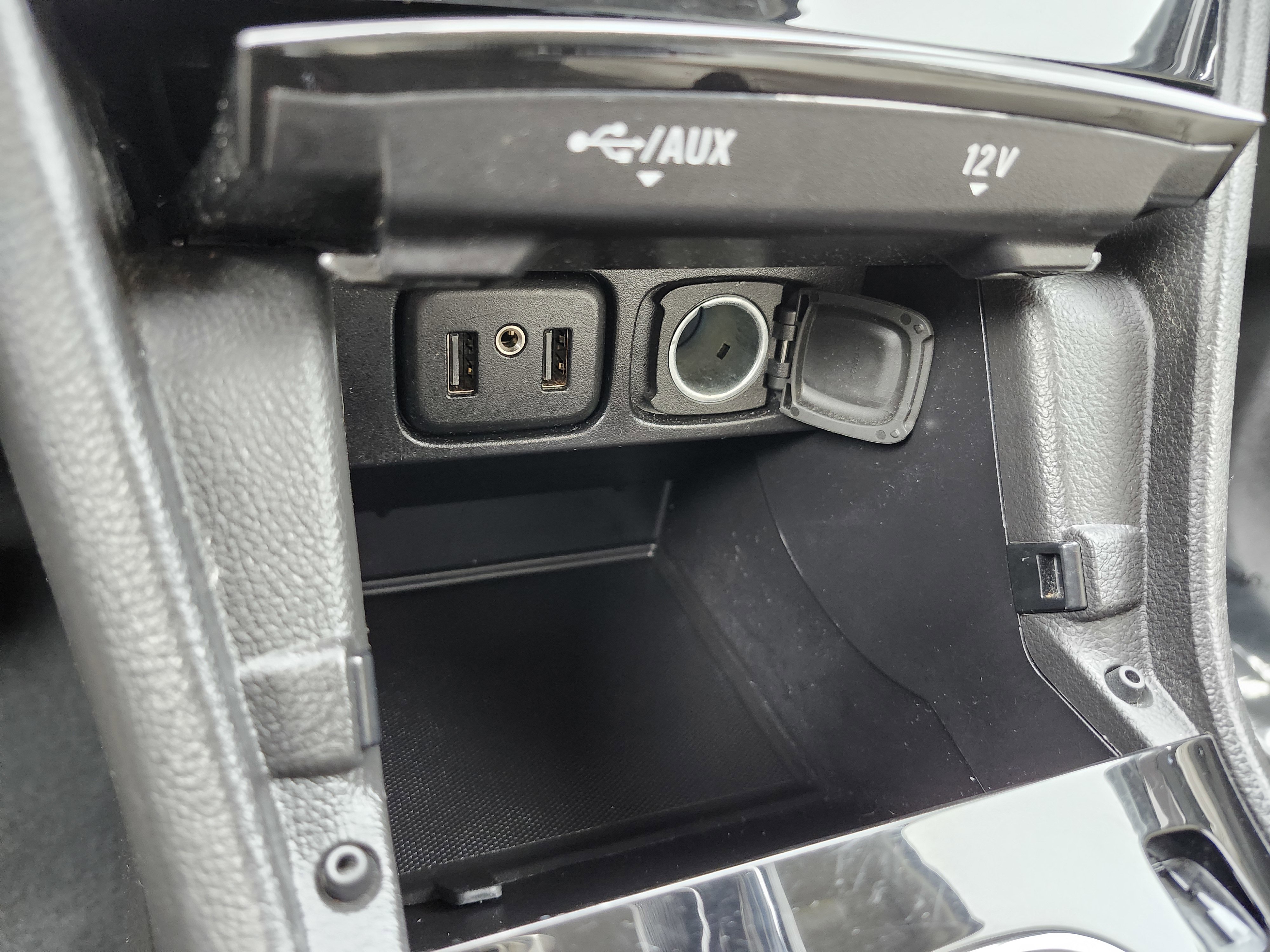Used 2020 Buick Encore Essence AWD/4WD image 9
