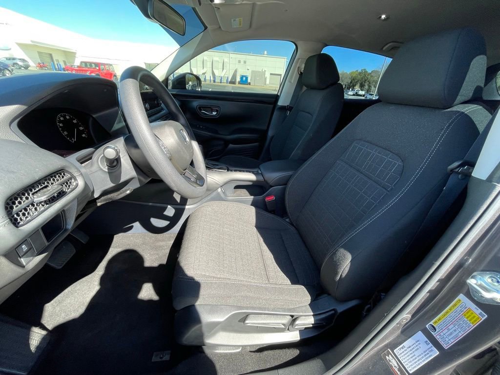 Certified 2025 Honda HR-V LX image 26