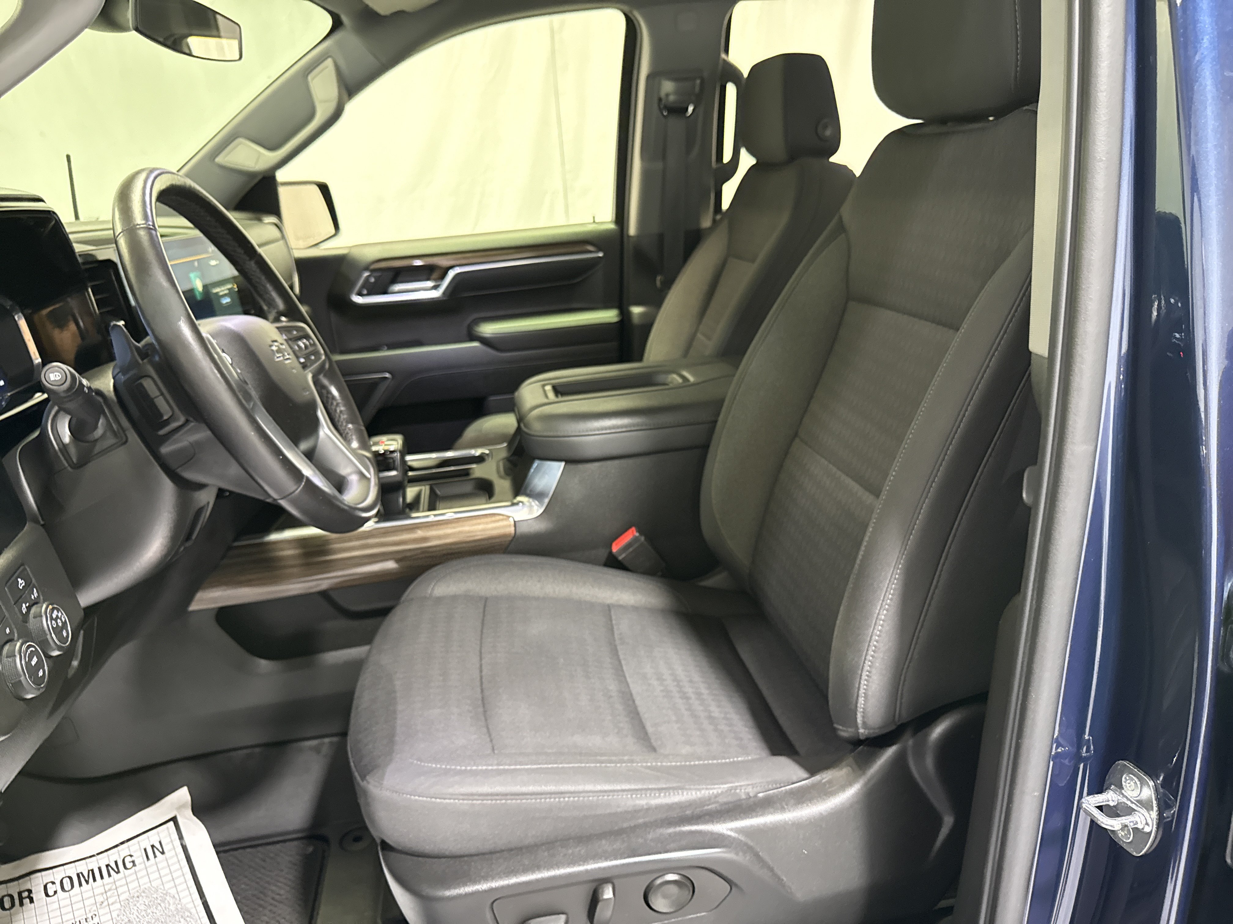 Used 2022 Chevrolet Silverado 1500 RST w/ Protection Package AWD/4WD image 17
