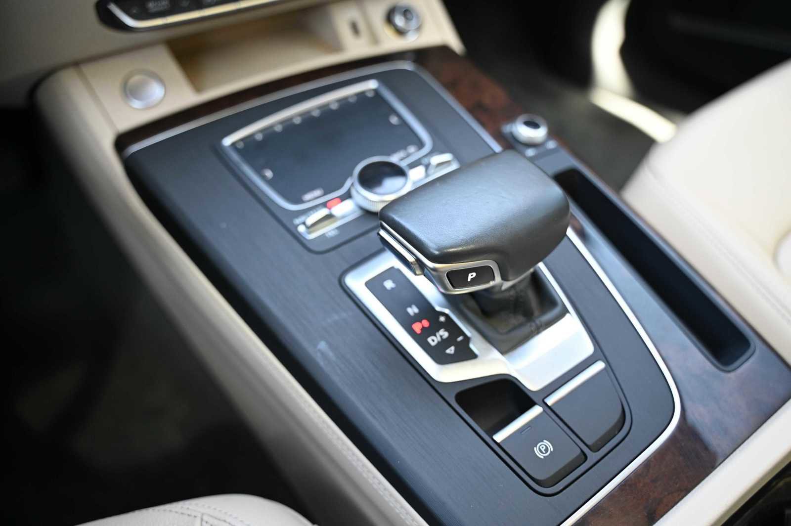 Used 2019 Audi Q5 2.0T Premium Plus AWD/4WD image 18