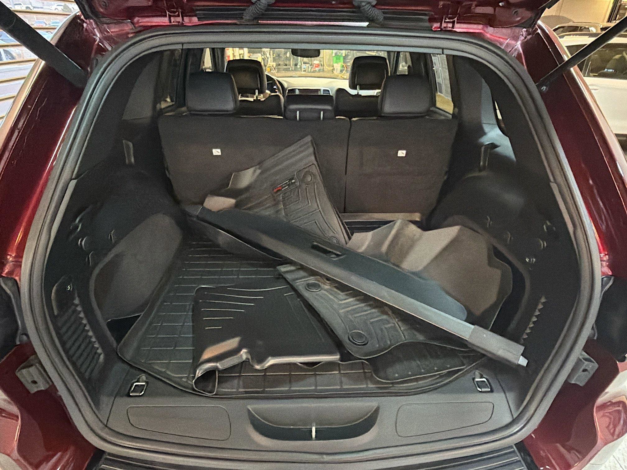 Used 2018 Jeep Grand Cherokee Altitude image 30