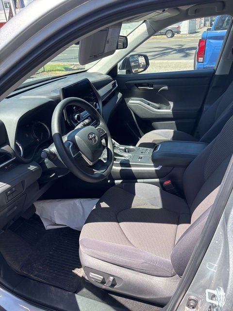 Used 2023 Toyota Highlander Limited image 8